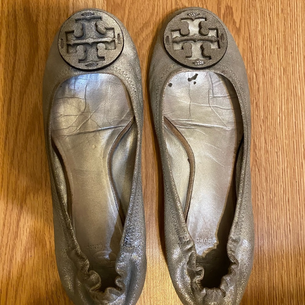 Tory Burch Silver Reva Metallic Pebbled Leather Logo Ballerina Ballet Flats